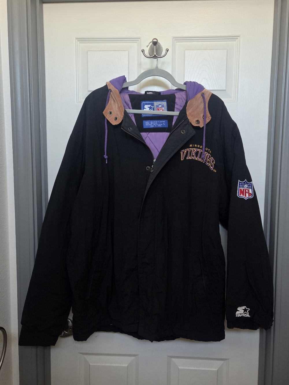 VTG. Minnesota Vikings Hooded Zip Up  Jacket Size Large Football Fanatic